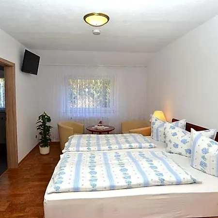 Land-hotel Am Wald Garni Hotel