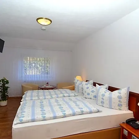 Land-hotel Am Wald Garni Hotel