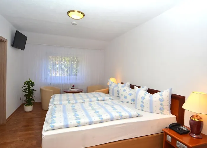 Land-hotel Am Wald Garni